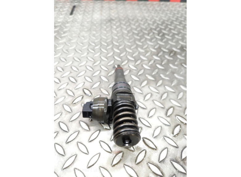 Форсунка к Volkswagen Passat, 2004г.