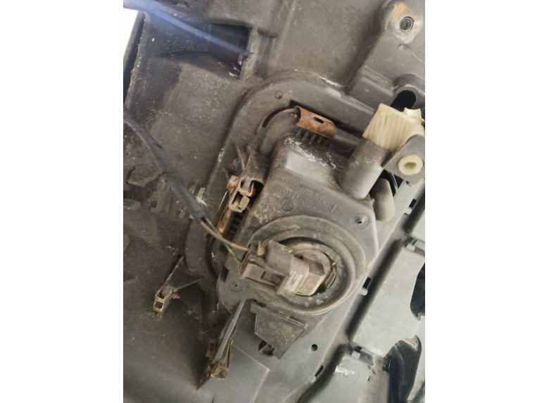 Фара противотуманная левая к Mercedes C W203, 2005г.