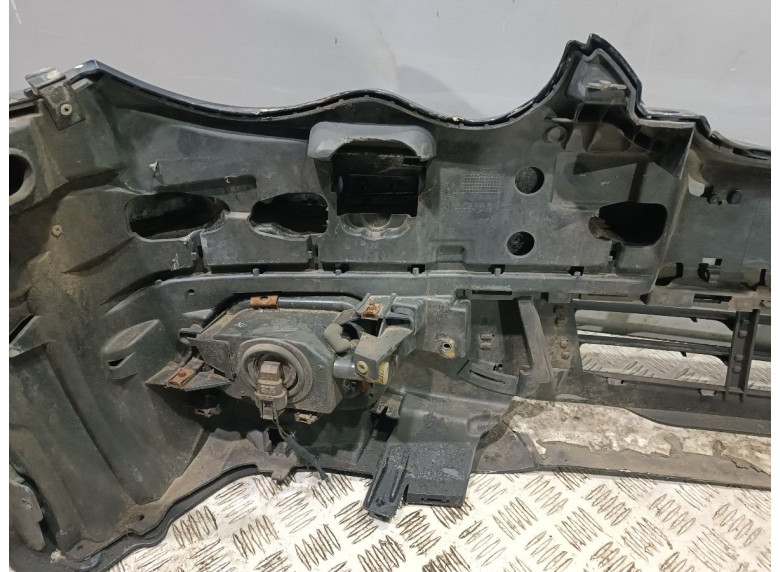 Бампер передний к Mercedes C W203, 2005г.