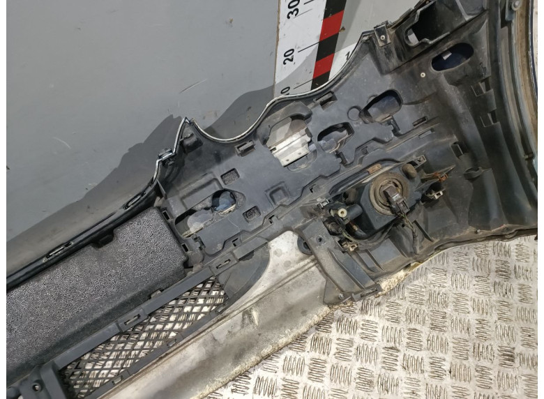 Бампер передний к Mercedes C W203, 2003г.