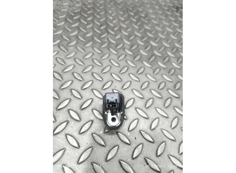 Выключатель концевой (концевик) к Renault Kadjar, 2015г.