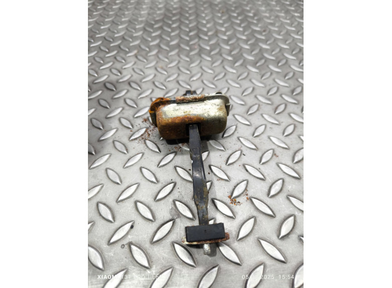 Ограничитель открывания двери к Geely Emgrand X7, 2014г.