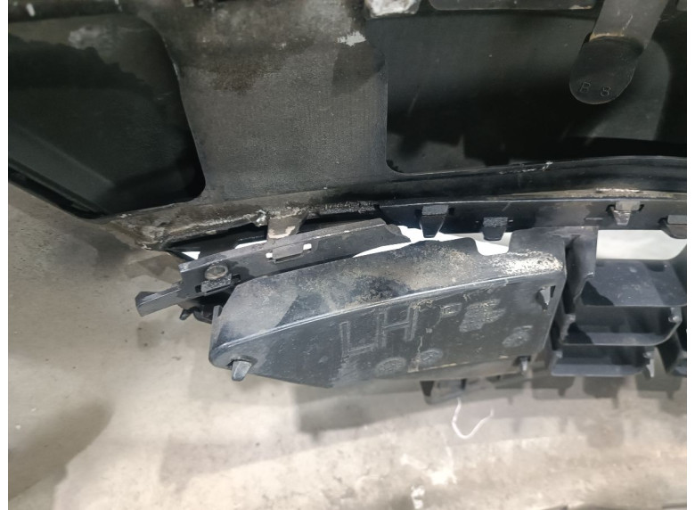 Бампер передний к Opel Corsa, 2011г.