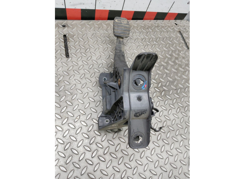 Педаль сцепления к Renault Duster, 2017г.