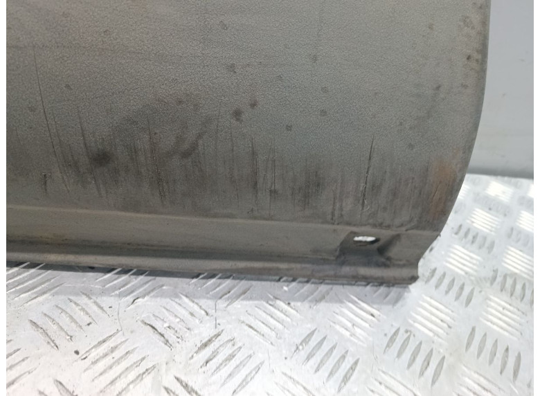 Молдинг (накладка кузовная) к Iveco Daily, 2004г.