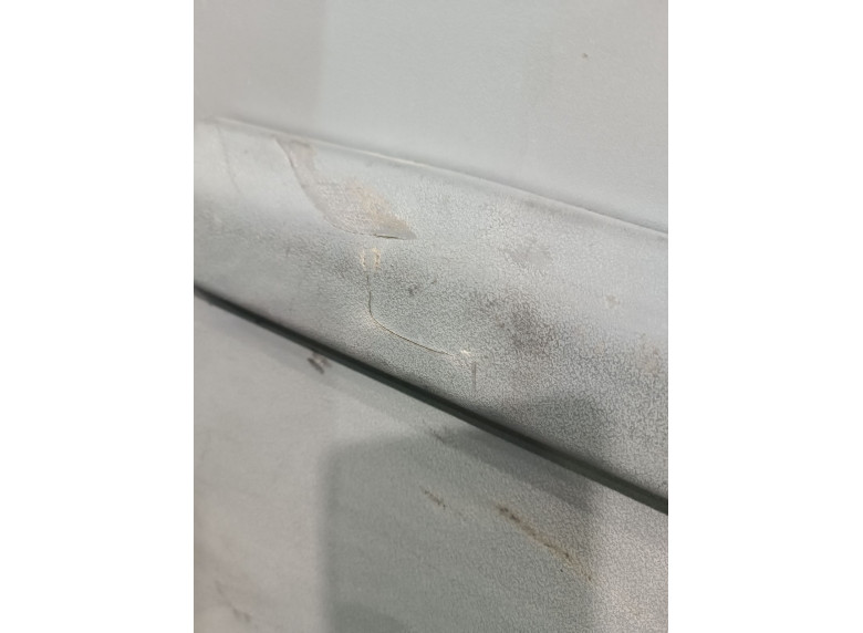 Молдинг (накладка кузовная) к Iveco Daily, 2004г.