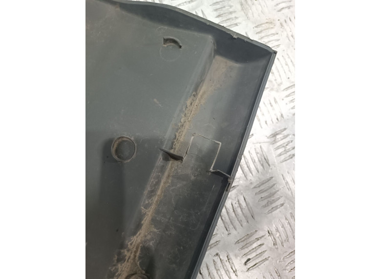 Молдинг (накладка кузовная) к Iveco Daily, 2004г.