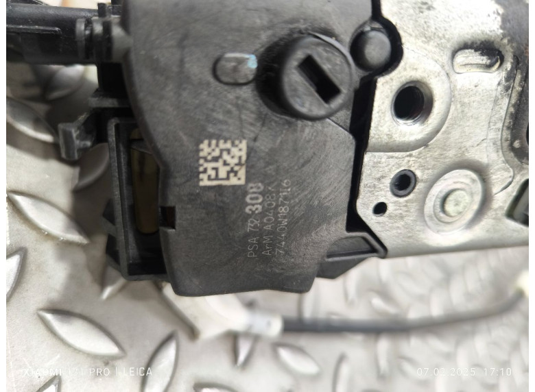 Замок двери передней правой к Citroen C3, 2010г.
