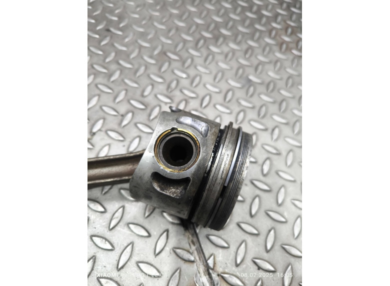 Поршень к Volkswagen Golf, 2001г.