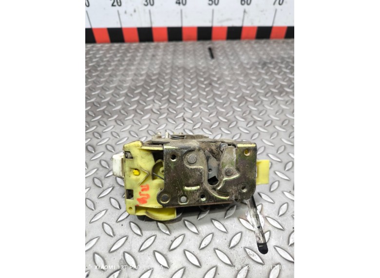 Замок двери передней правой к Ford Focus