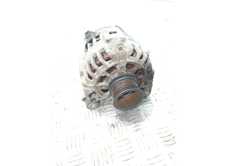 Генератор к Volkswagen Golf, 1999г.