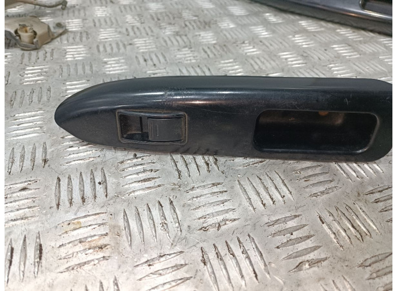 Кнопка стеклоподъемника заднего левого к Geely SC7, 2013г.