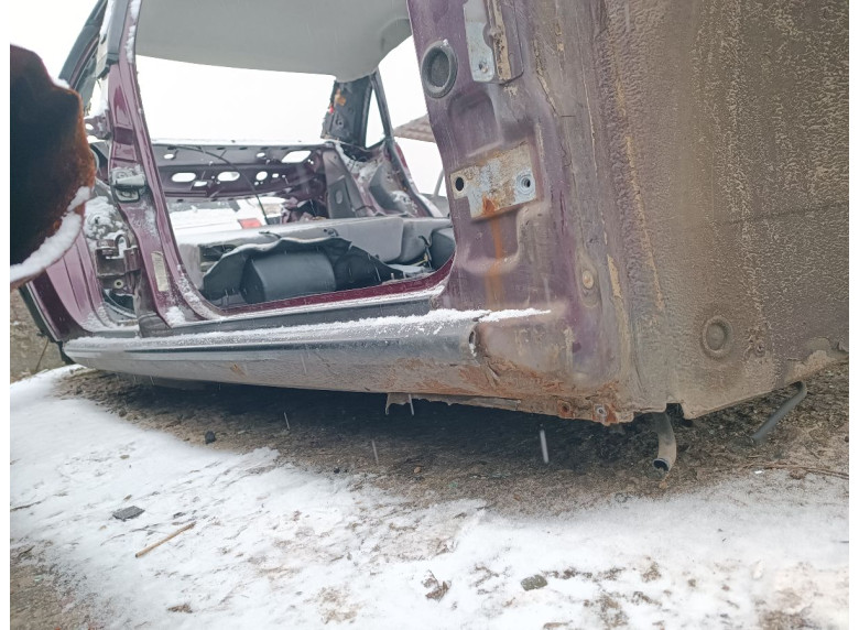 Порог правый к Audi A4, 1998г.