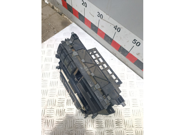 Рамка под магнитолу к Audi A4, 1998г.