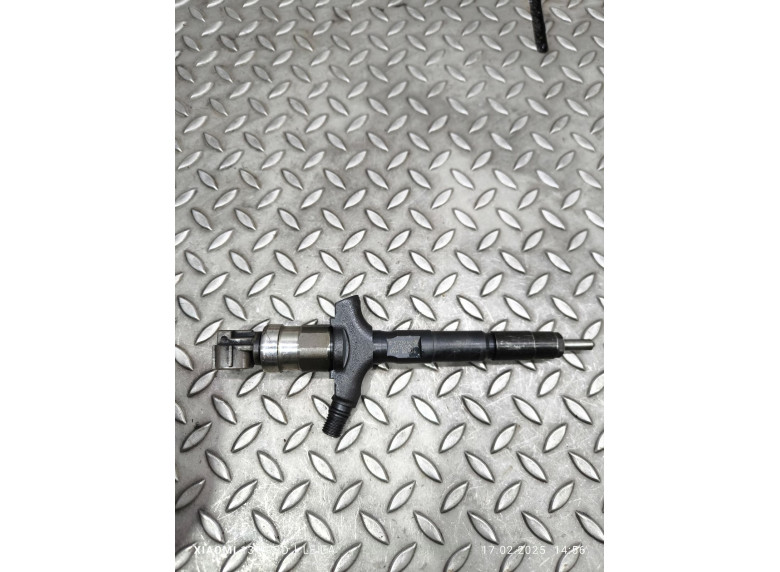 Форсунка к Opel Vectra, 2003г.