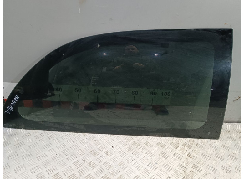 Стекло кузовное боковое правое к Chrysler Grand Voyager, 2004г.