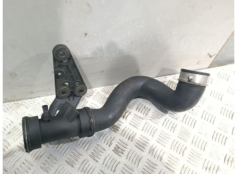 Патрубок интеркулера к Mercedes C W203, 2004г.