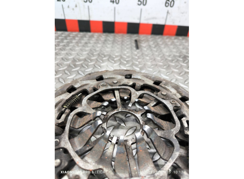 Корзина сцепления к Volkswagen Passat, 2003г.