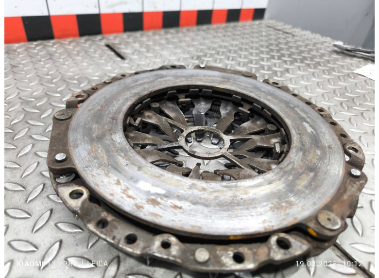 Корзина сцепления к Volkswagen Passat, 2003г.