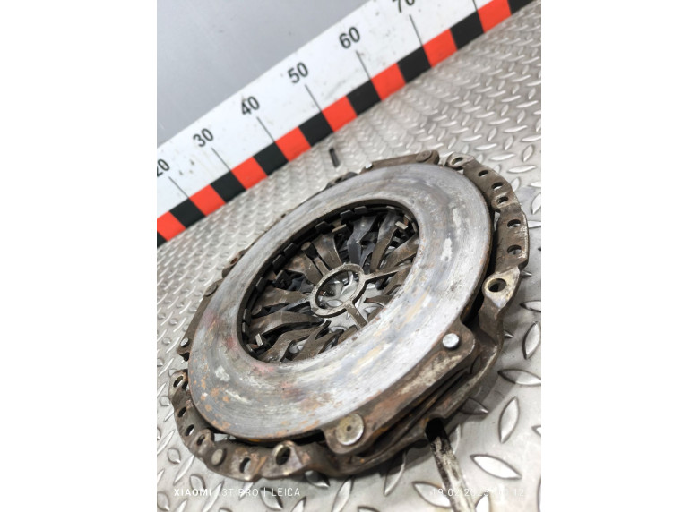 Корзина сцепления к Volkswagen Passat, 2003г.