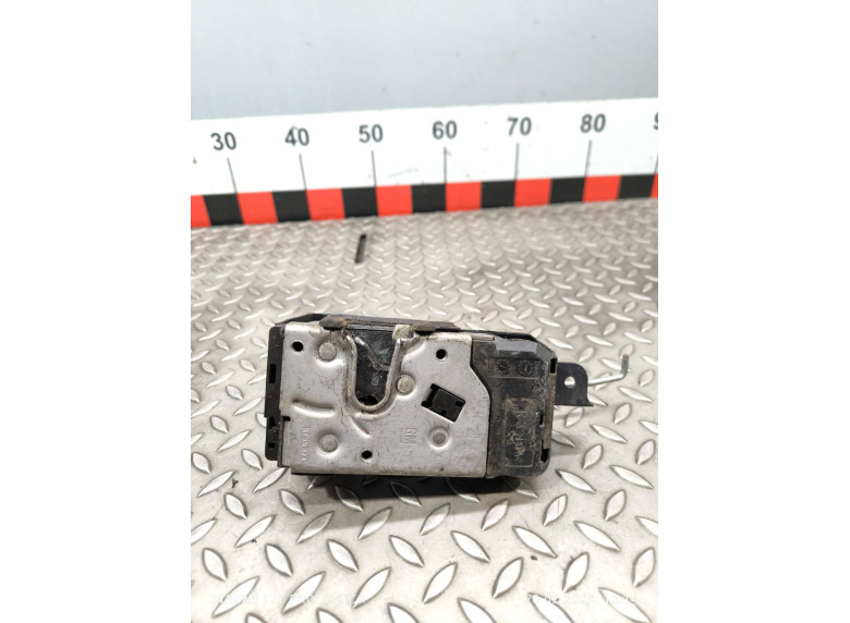 Замок двери передней правой к Opel Astra, 2005г.