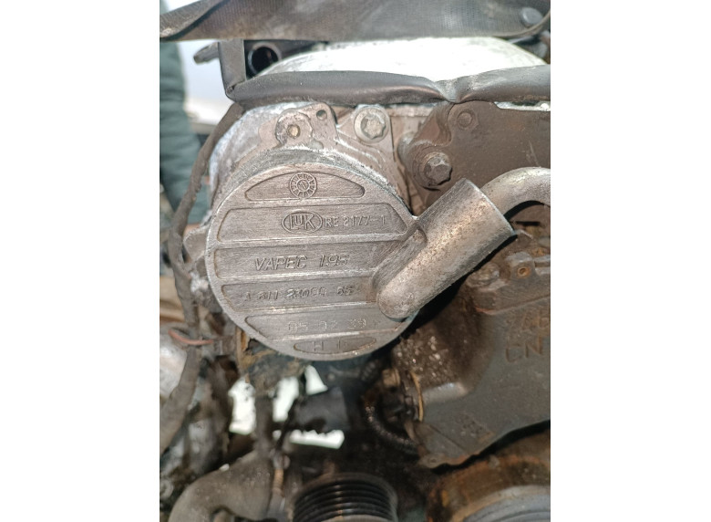 Насос вакуумный к Mercedes C W203, 2003г.