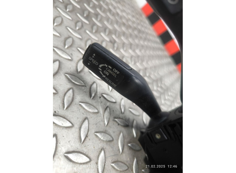 Переключатель подрулевой (стрекоза) к Volkswagen Passat, 2006г.