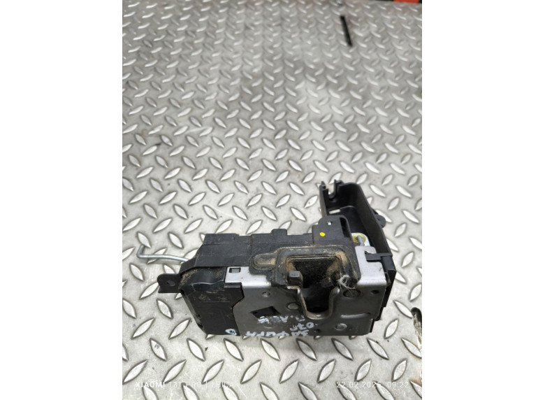 Замок двери передней левой к Opel Astra, 2006г.