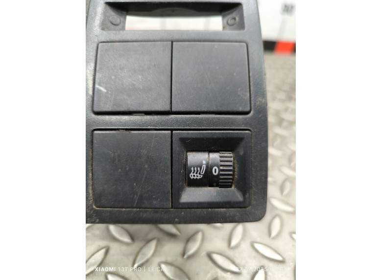 Кнопка подогрева сидений к Volkswagen Transporter, 2010г.