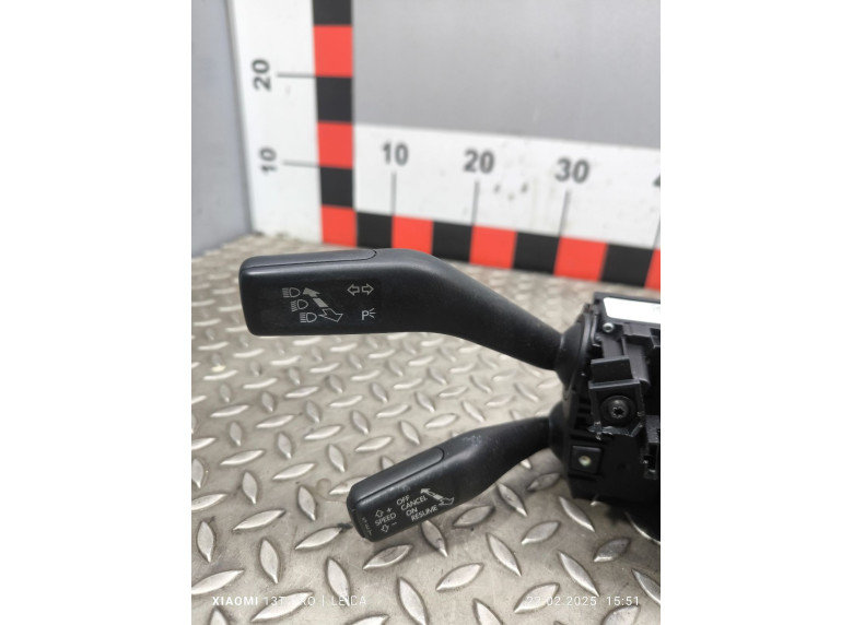 Переключатель подрулевой (стрекоза) к Volkswagen Passat, 2007г.