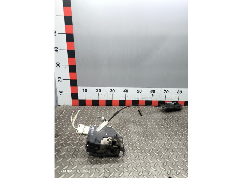 Замок двери передней правой к Peugeot Expert