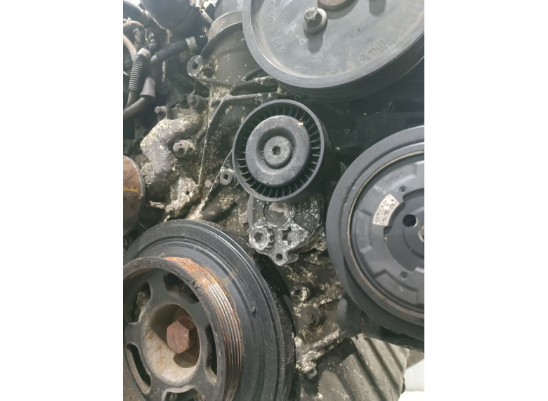 Натяжитель ремня генератора к Mercedes C W203, 2004г.