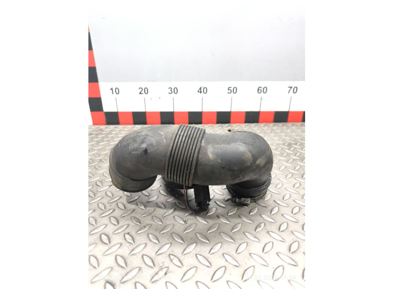 Патрубок турбины к Mercedes C W203, 2002г.