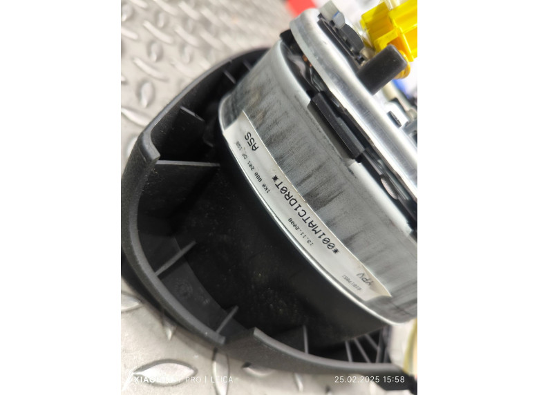 Подушка безопасности водителя к Volkswagen Passat, 2007г.