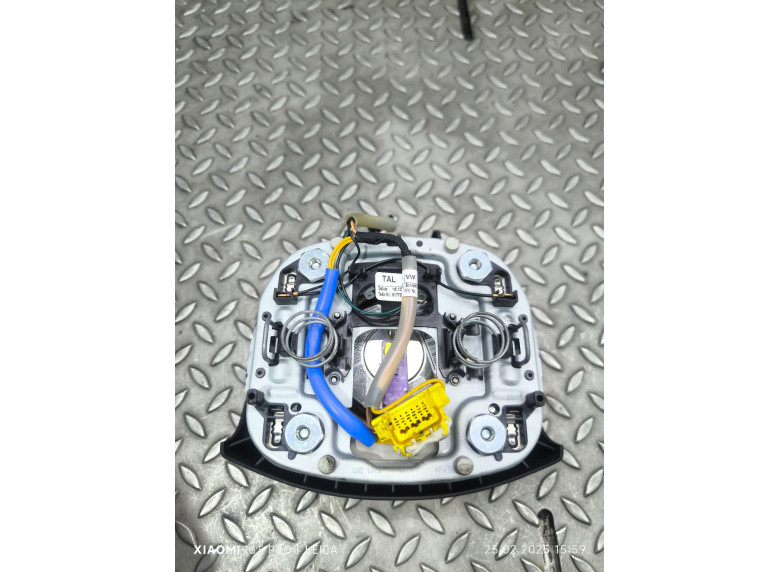 Подушка безопасности водителя к Volkswagen Passat, 2007г.