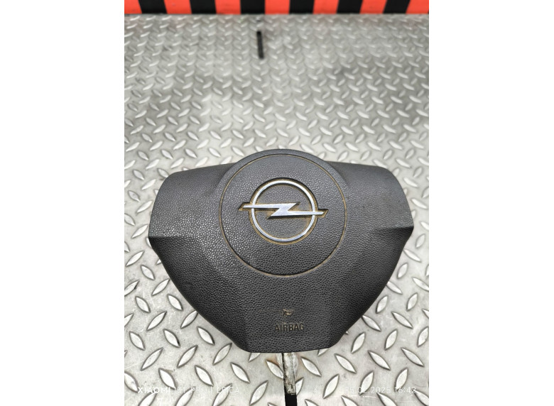 Подушка безопасности водителя к Opel Zafira, 2006г.