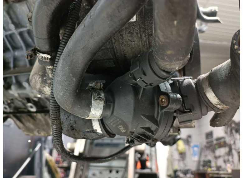 Помпа к BMW 6 E63/E64, 2007г.