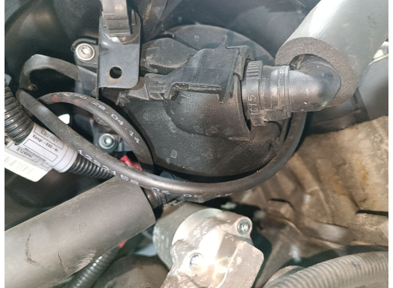 Маслоотделитель (сапун) к BMW 6 E63/E64, 2007г.