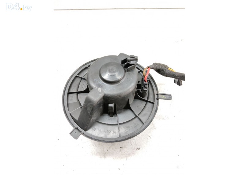 Моторчик печки к Volkswagen Caddy undefined г.