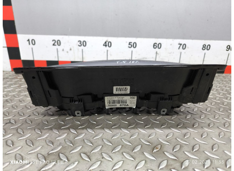 Щиток приборов (приборная панель) к Volkswagen Transporter, 2010г.