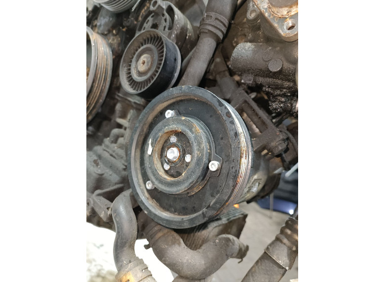 Компрессор кондиционера к Audi A6, 2006г.