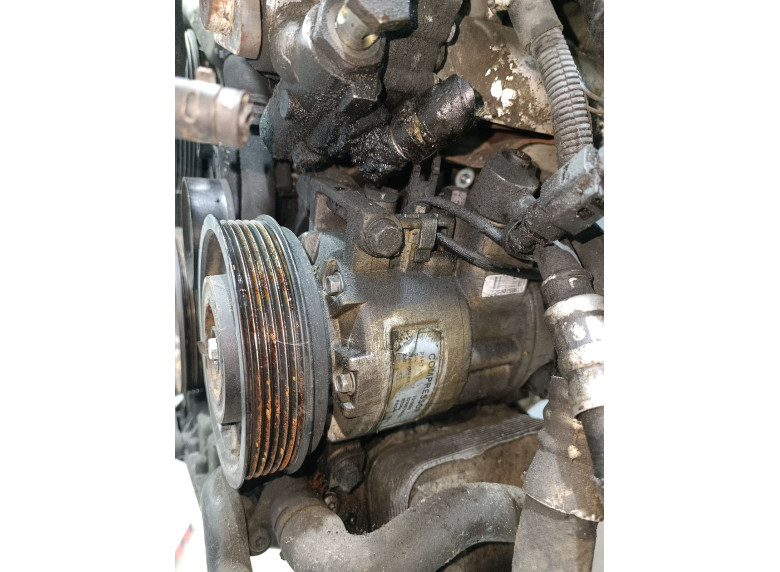 Компрессор кондиционера к Audi A6, 2006г.