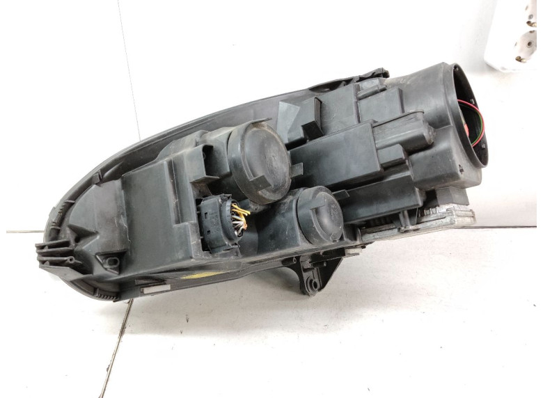 Фара правая к Volkswagen Golf, 2008г.