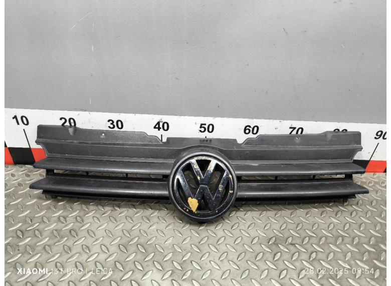 Решетка радиатора к Volkswagen Golf, 1998г.