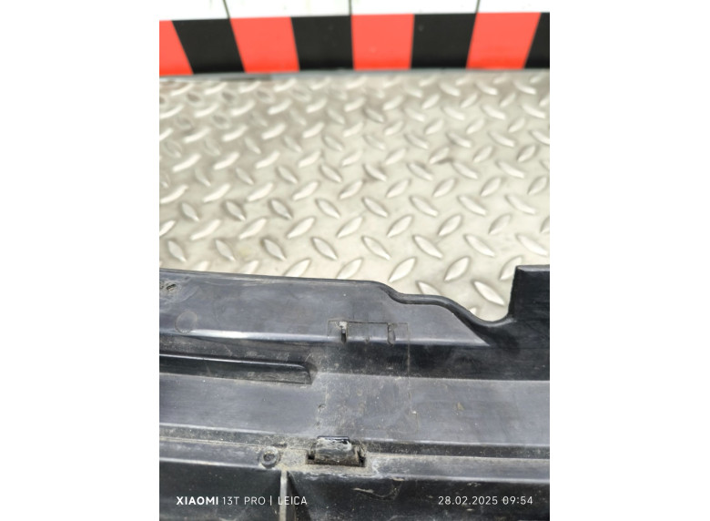 Решетка радиатора к Volkswagen Golf, 1998г.