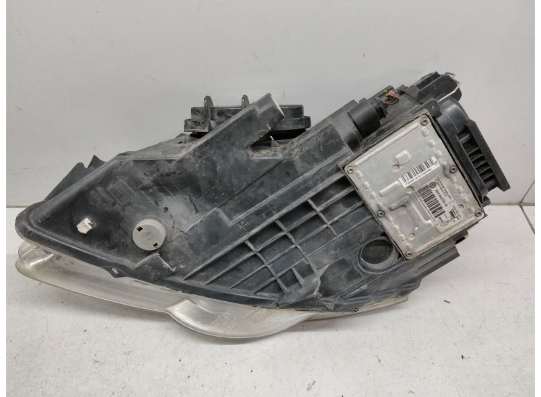 Фара правая к Volkswagen Passat, 2007г.