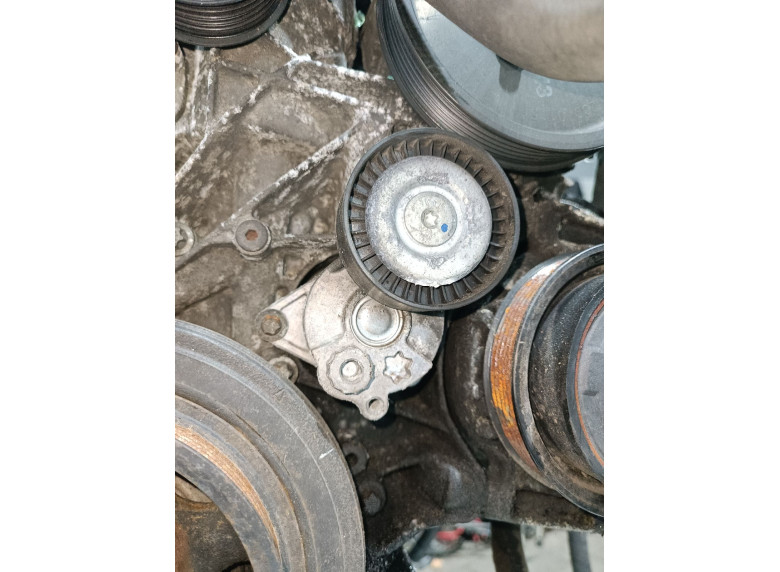 Натяжитель ремня генератора к Mercedes C W203, 2005г.