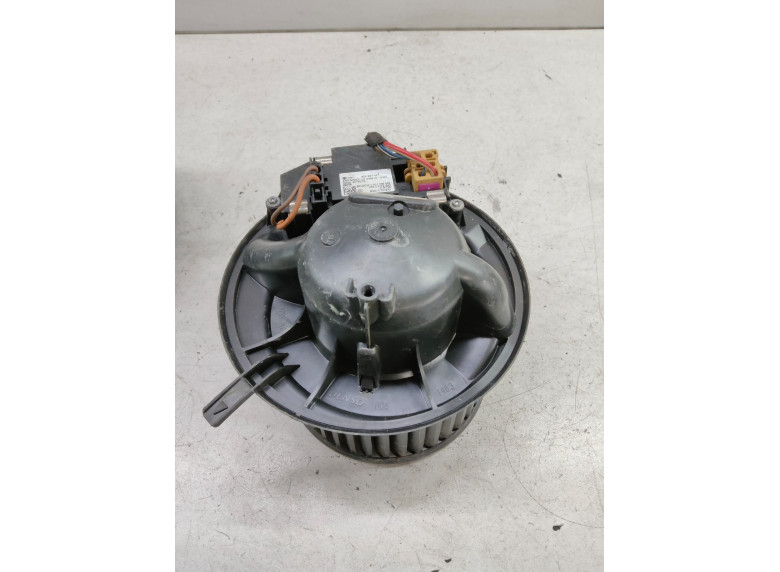 Моторчик печки к Volkswagen Passat, 2006г.