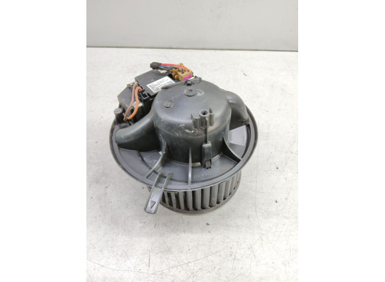 Моторчик печки к Volkswagen Passat, 2006г.