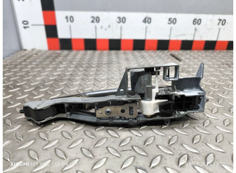 Ручка наружная передняя правая к Ручка наружная передняя правая к Peugeot 3008 undefined г. 3008